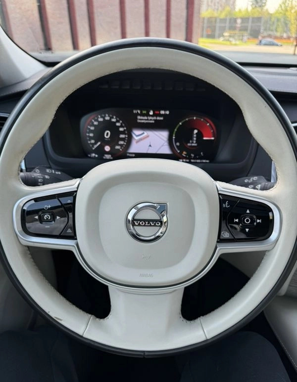 Volvo XC 90 cena 174900 przebieg: 79000, rok produkcji 2020 z Katowice małe 631
